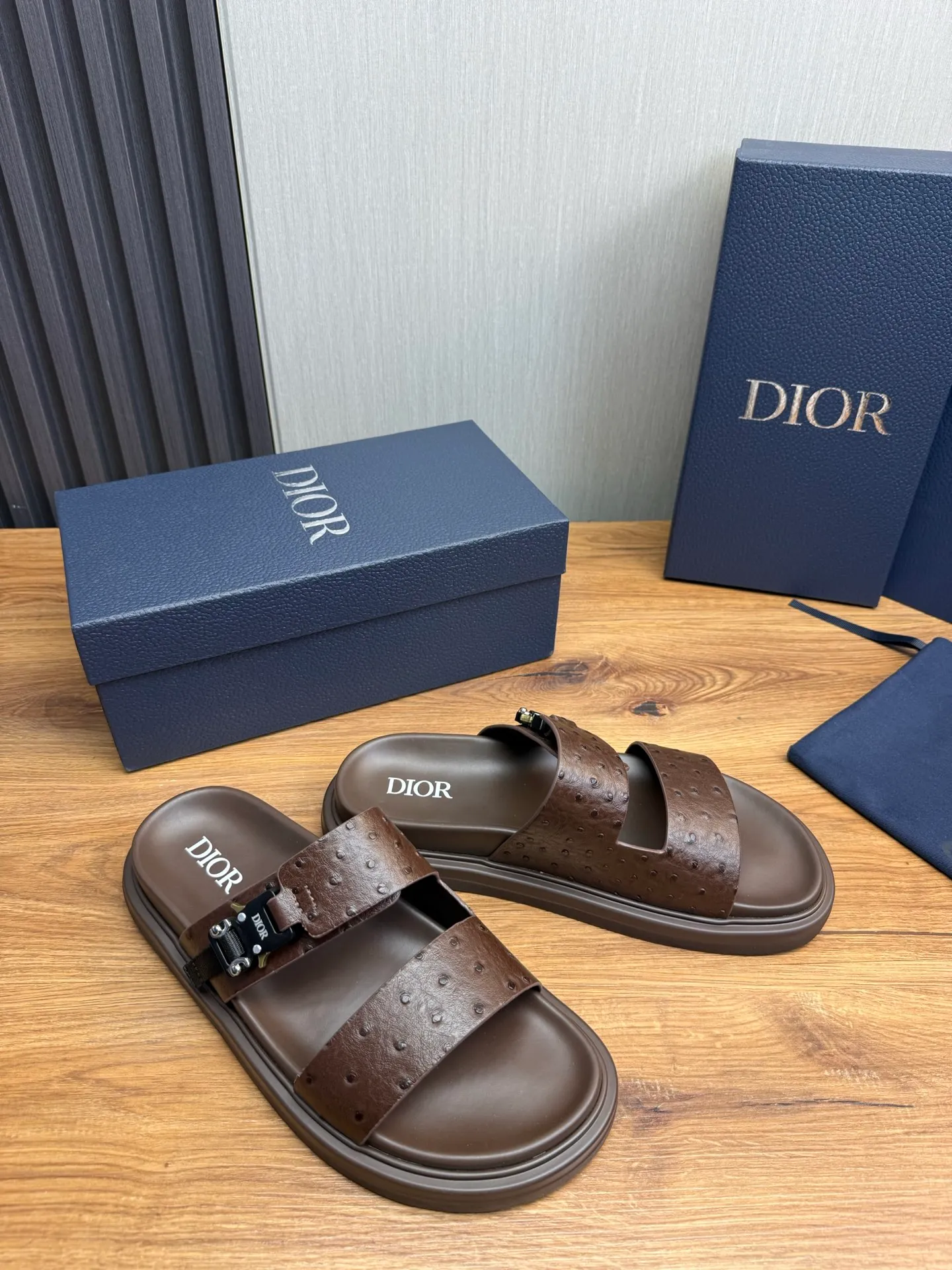 Men's shoes 300💰 Dior. Men's slippers🩴 Official website 1:1 production 38-45 size 45 46 🉑️Customized original material shipped✅